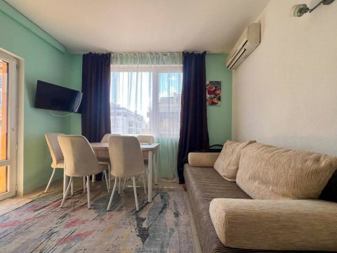 One-room apartment in Emerald Paradise
