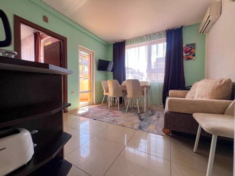 One-room apartment in Emerald Paradise