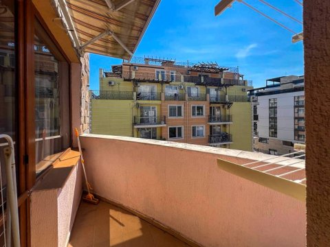 One-room apartment in Emerald Paradise