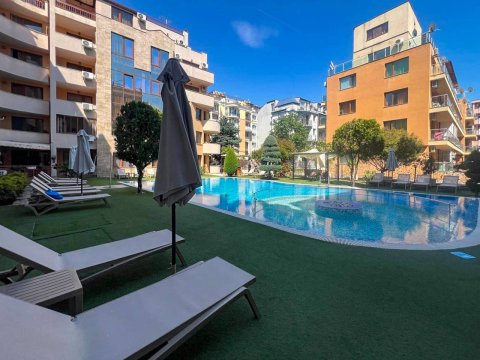 One-room apartment in Emerald Paradise