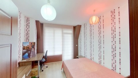 Two-room apartment next to the Borisova Garden / 102 m² / furnished with elevator!