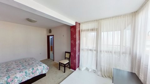Two-room apartment next to the Borisova Garden / 102 m² / furnished with elevator!