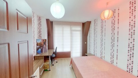 Two-room apartment next to the Borisova Garden / 102 m² / furnished with elevator!