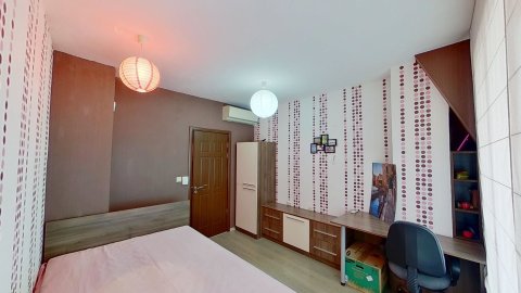 Two-room apartment next to the Borisova Garden / 102 m² / furnished with elevator!