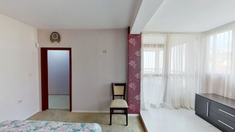 Two-room apartment next to the Borisova Garden / 102 m² / furnished with elevator!