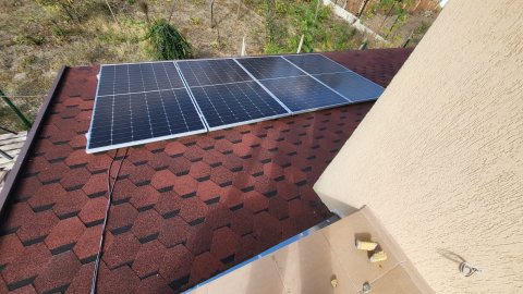 House with a large garden, 3 bedrooms and self-sufficient solar system in the village of Goritsa, municipality of Pomorie.